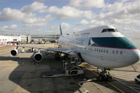 Cathay Pacific 252 .